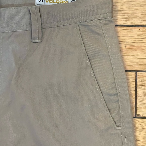 New Without Tags ,  men’s Billabong khakis! - Picture 5 of 8